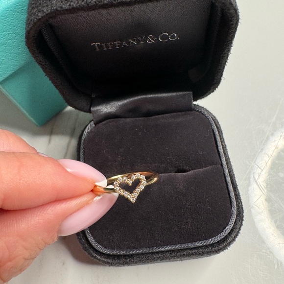 TIFFANY & Co. 18K Rose Gold  Diamond Heart Ring 0.6ct - Picture 4 of 7